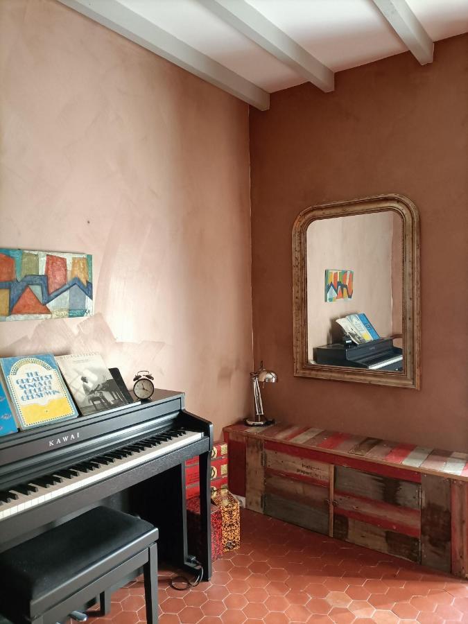 A Deux Pas D'Avignon Villa Aramon Eksteriør bilde