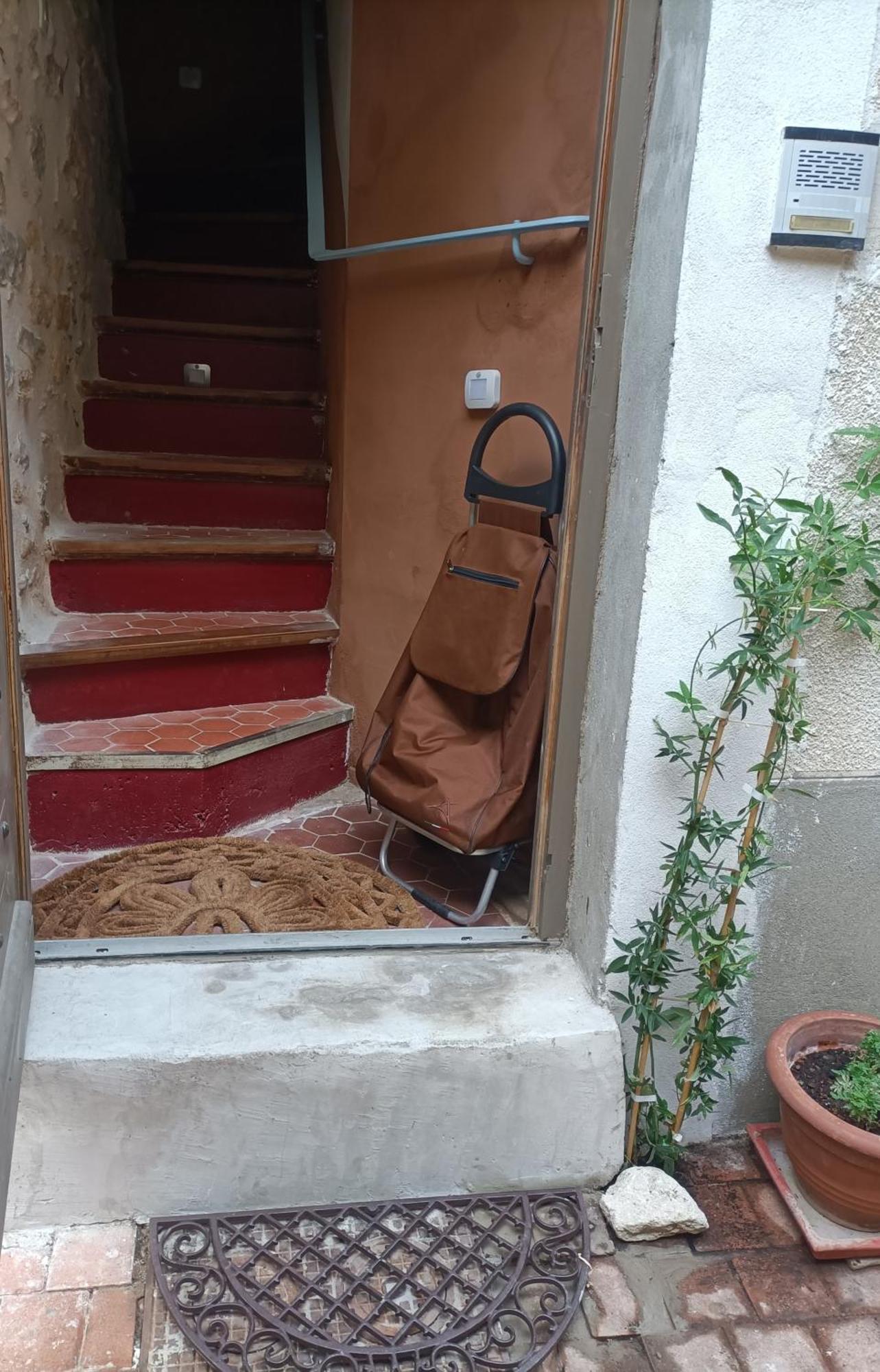 A Deux Pas D'Avignon Villa Aramon Eksteriør bilde
